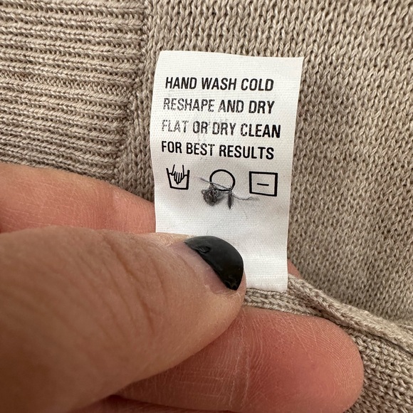 Perry Ellis knit cardigan vest, golf logo on chest, 100% cotton, light tan - Picture 5 of 6